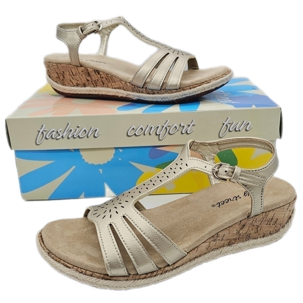 Easy Street Womens Dorinda Wedge Sandal Perforated Buckle Round Open Toe Gold 7M
